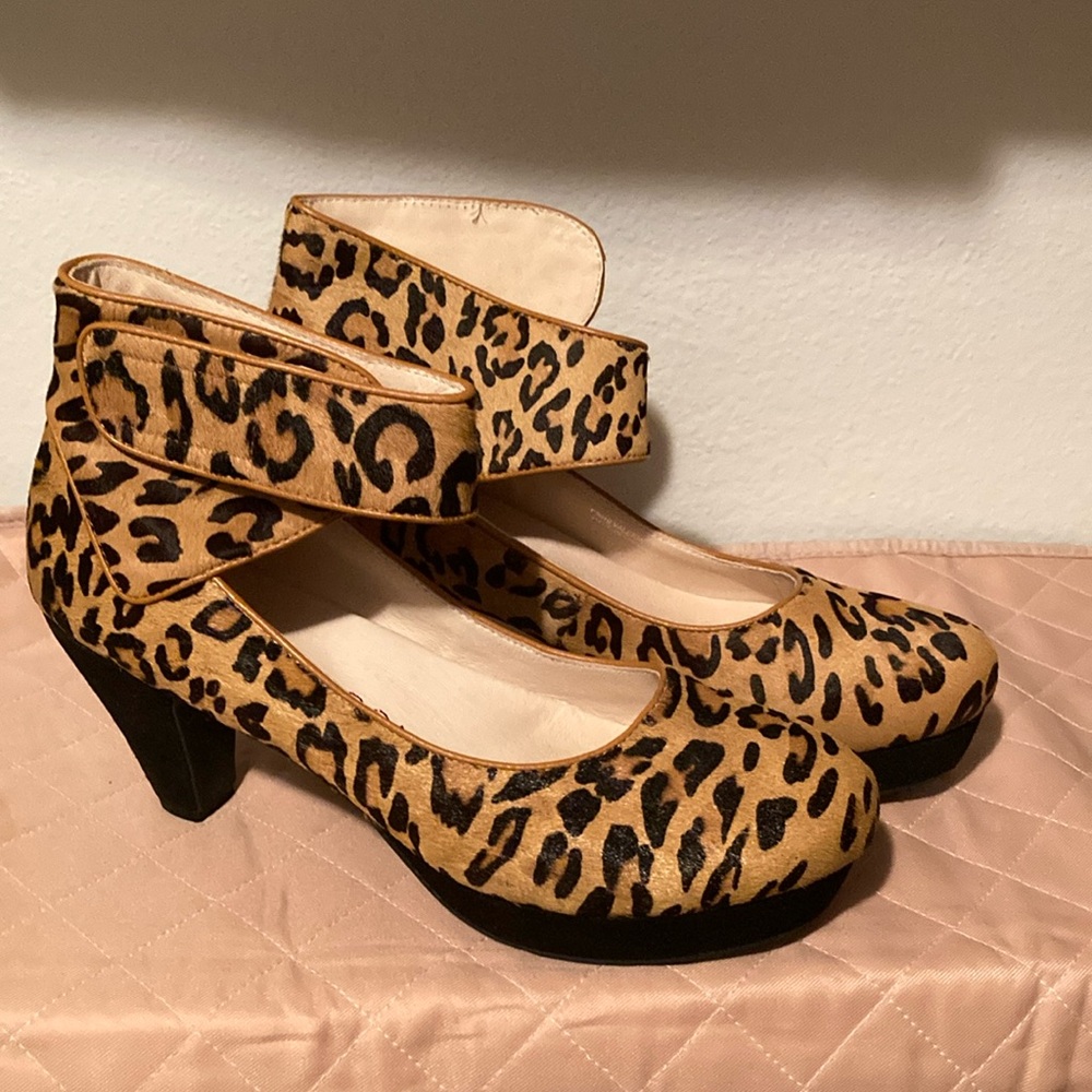 Sacha London Leopard Print Women's Shoes size 9.5